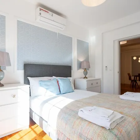 Flh Sao Bento With Balcony ליסבון