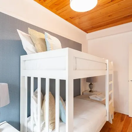 Flh Sao Bento With Balcony Apartment