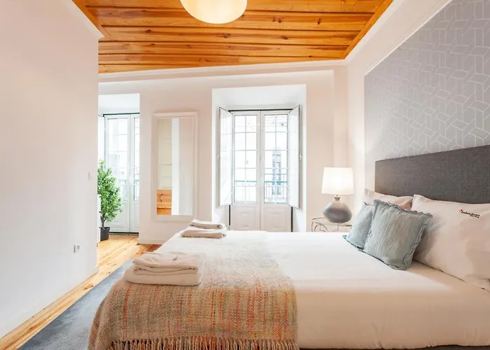 Апартаменты Flh Sao Bento With Balcony *